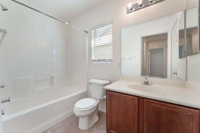 Building Photo - Cozy 3-Bedroom with Spacious Backyard!