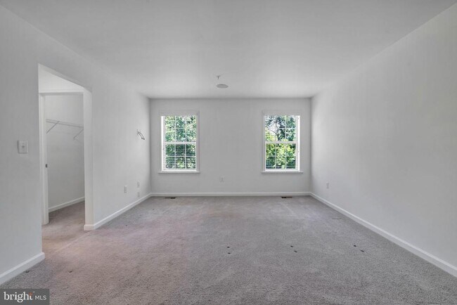 Building Photo - 8008 Hubble Dr