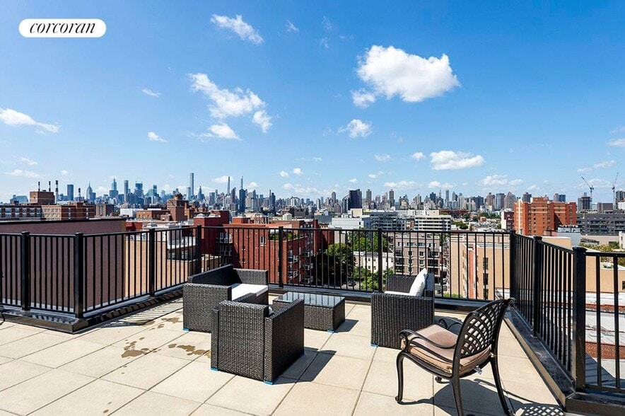 Building Photo - 30-82 Crescent Street 7B