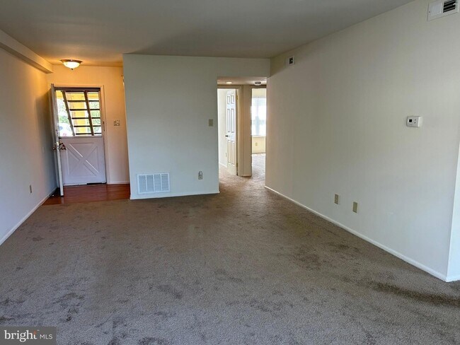 Building Photo - 331 Preston Ave