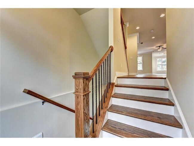 Building Photo - 5239 Cresslyn Rdg
