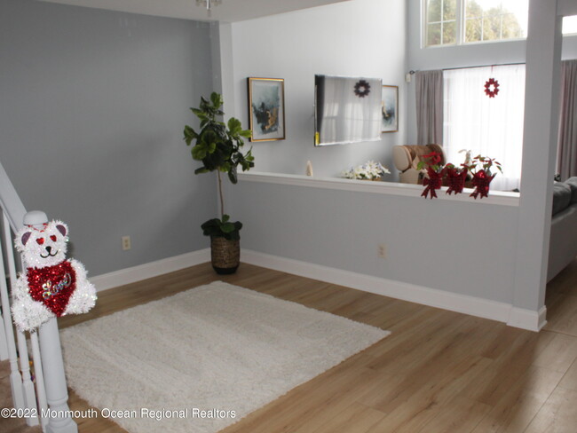 Building Photo - 5002 Trotters Way