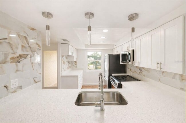 Building Photo - 4308 Summersun Dr