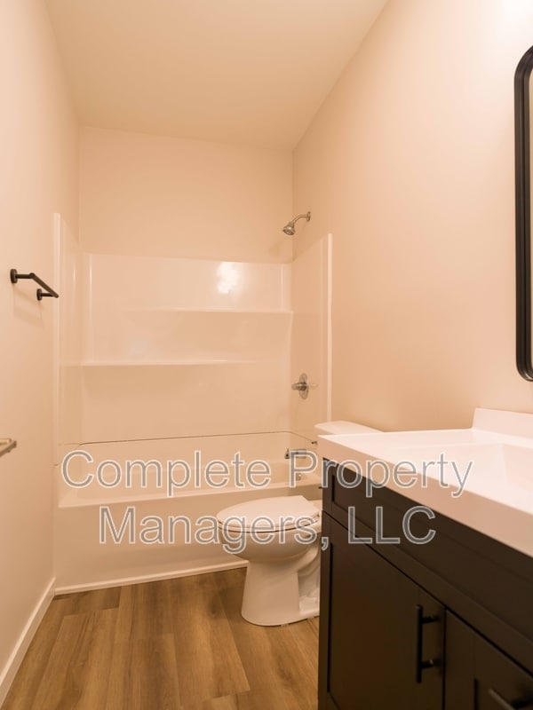 Building Photo - 821 Jefferson Ave