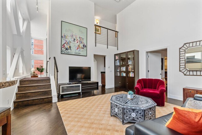 Building Photo - Large Updated SoMa Apartment!