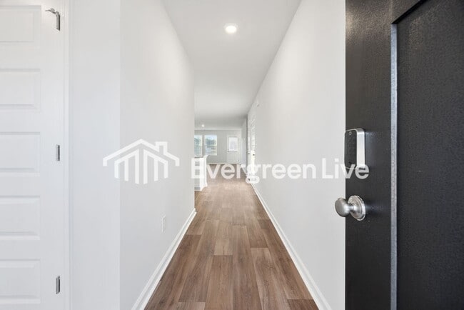 Building Photo - 1606 King Oaks Lp