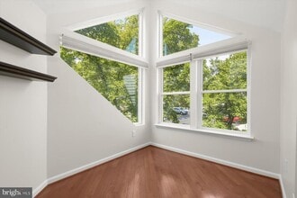 Building Photo - 7758 Mayfair Cir