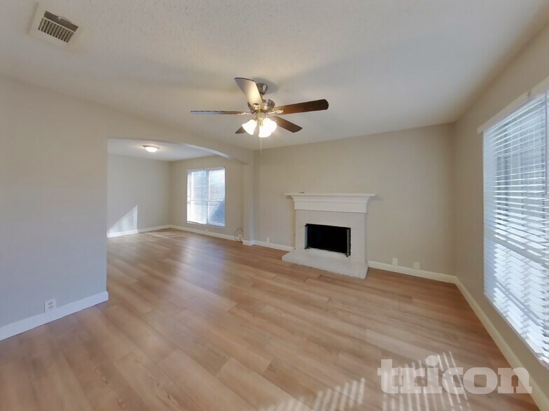 Building Photo - 1204 Shakleford Cir