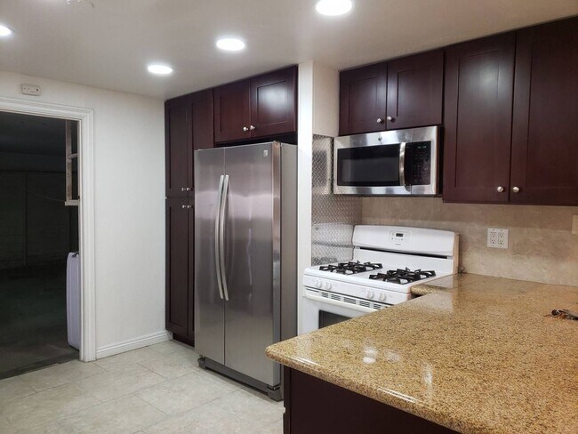 Building Photo - 5 Bed, 3 Bath La Mesa Home with SOLAR!