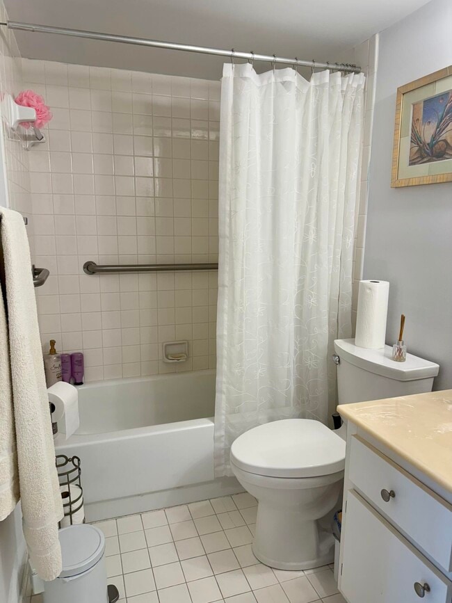 Building Photo - 1904 Bermuda Cir