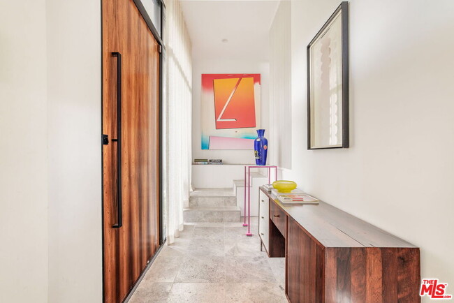 Building Photo - 1588 N Doheny Dr