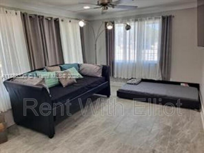 Building Photo - 2242 Polk St