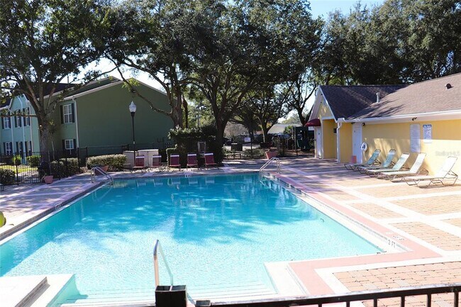 Building Photo - 2035 Dixie Belle Dr