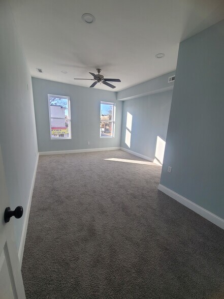 Primary Photo - 1333 N Milton Ave