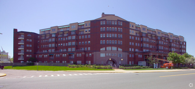 Building Photo - The Horizons at Paragon Park