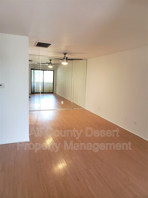 Building Photo - 2810 N Arcadia Ct