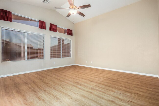 Building Photo - Spacious 3 Bed, 2 Bath Home in Mesa