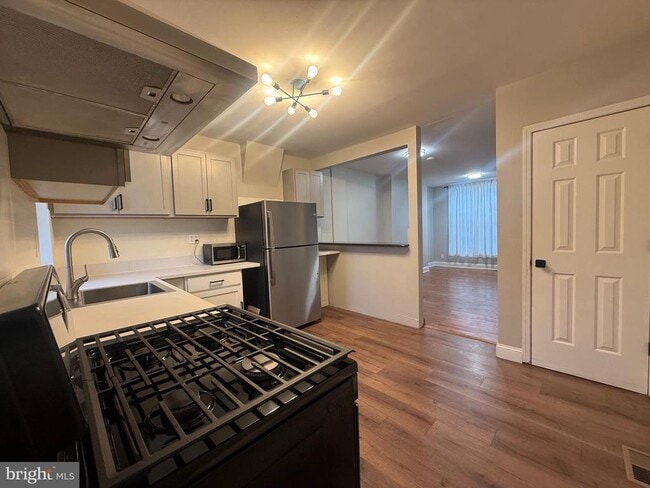 Building Photo - 3503 Leverton Ave