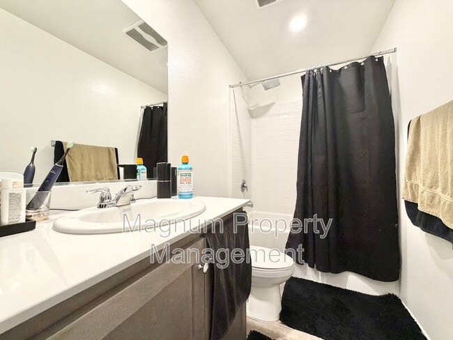 Building Photo - 30607 Cyclone Ave