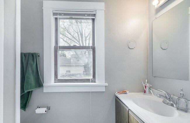 Building Photo - 2446 East Johnson Street, Unit 1