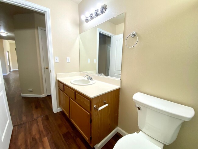 Building Photo - $2,295 Beautiful 3 Bedroom Home- Valentine...