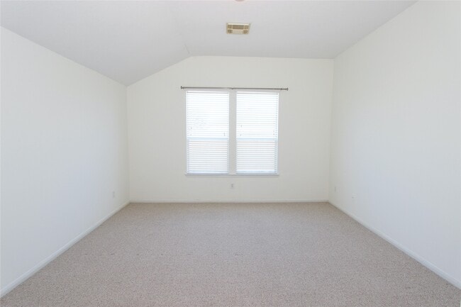 Building Photo - 2002 Lansing Cove Dr