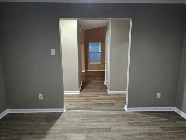 Building Photo - 19411 Ambrosia Falls Dr