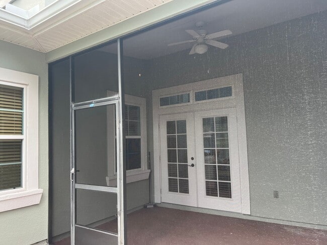 Building Photo - 2 Bed 2.5 Bath