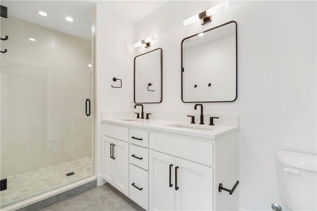 Building Photo - 333 Sweetspire Ct
