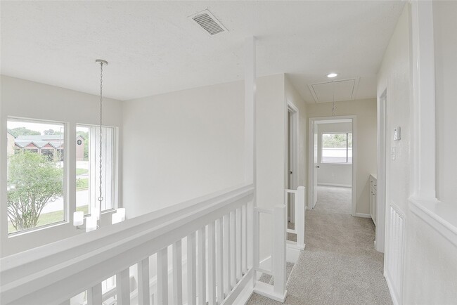 Building Photo - 122 S Diamondhead Blvd