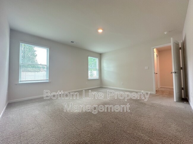 Building Photo - 2129 Allium Dr