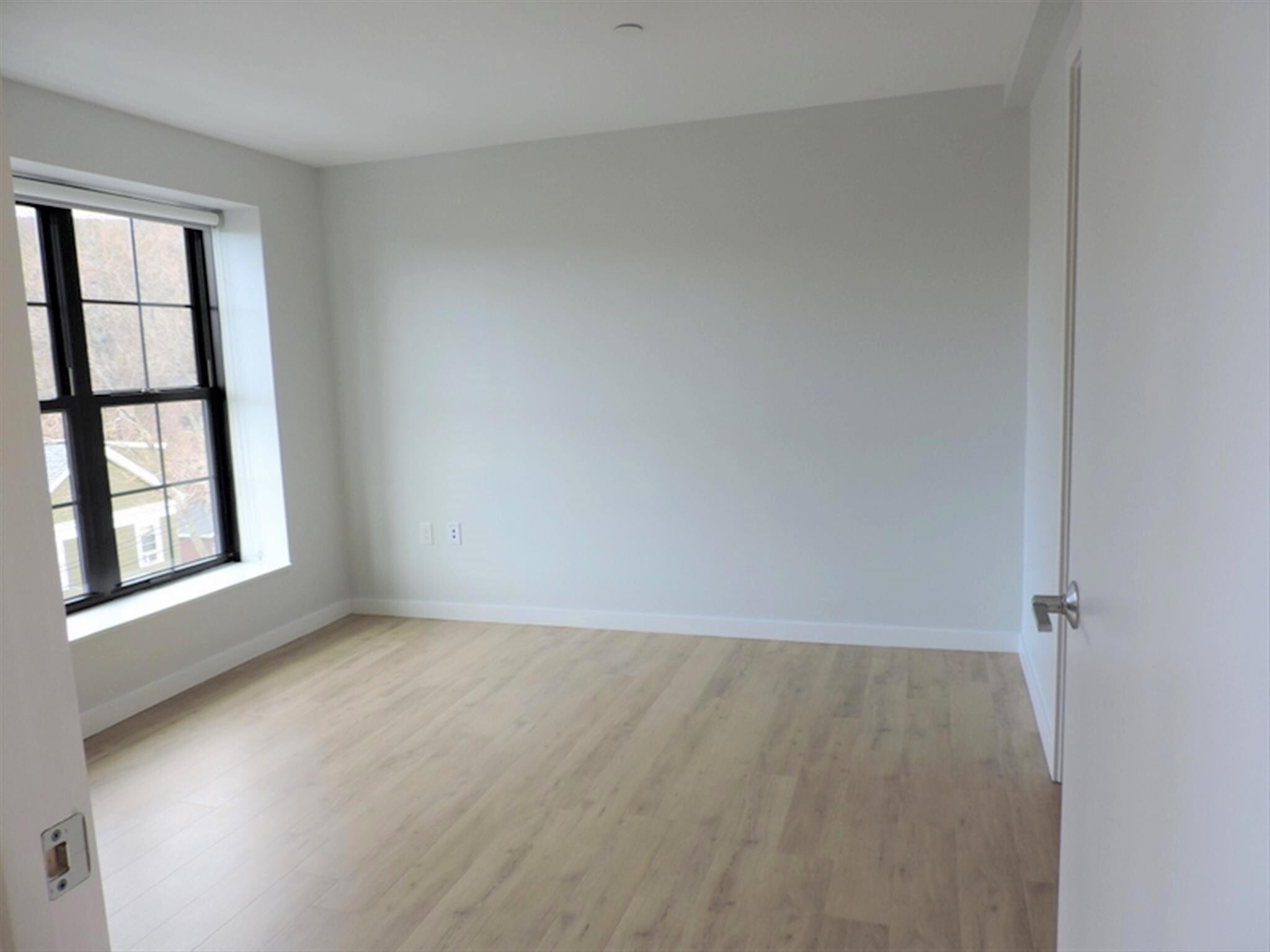 Building Photo - 9 Soden St