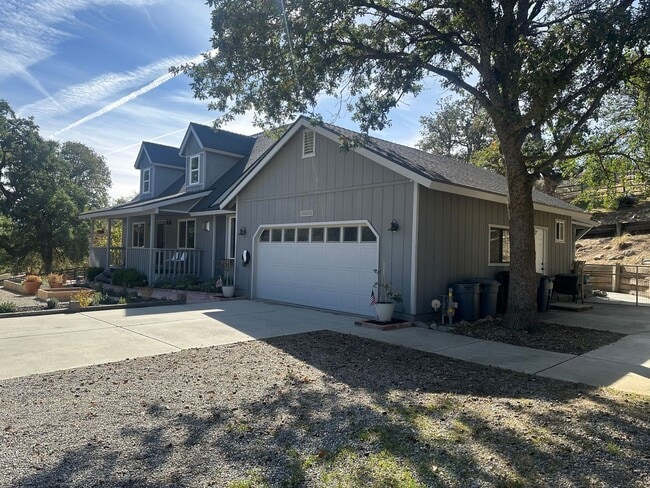 Building Photo - 25908 Bear Valley Rd