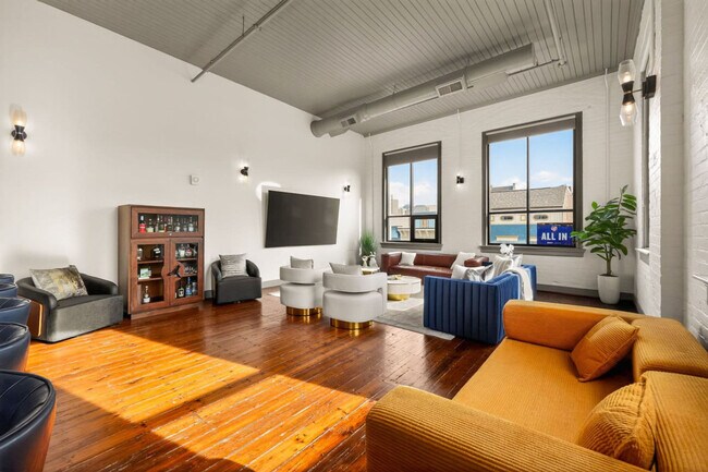 Building Photo - 21 E 15th St