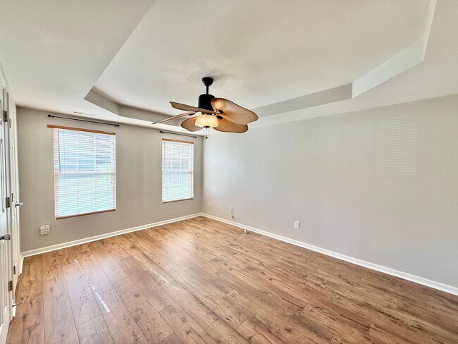 Building Photo - Charming 3BD, 3.5BA Raleigh Home Situated ...
