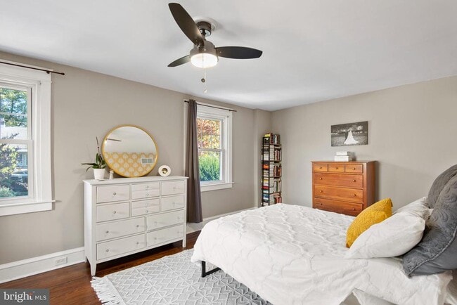 Building Photo - 404 S Jackson St