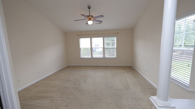 Building Photo - End Unit Townhome in Highland Creek Community!