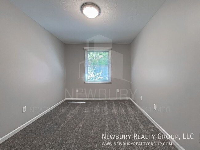 Building Photo - 135 Banksville Pl