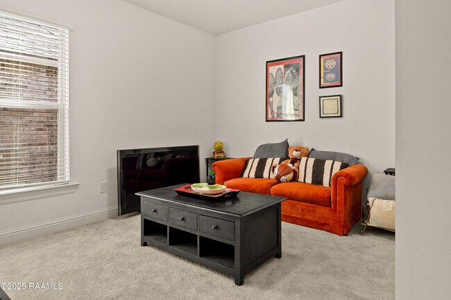 Building Photo - 120 Sugar Crest Dr