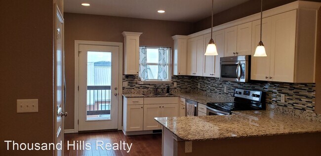 Building Photo - 4 br, 3 bath House - 135 Cavanaugh Place