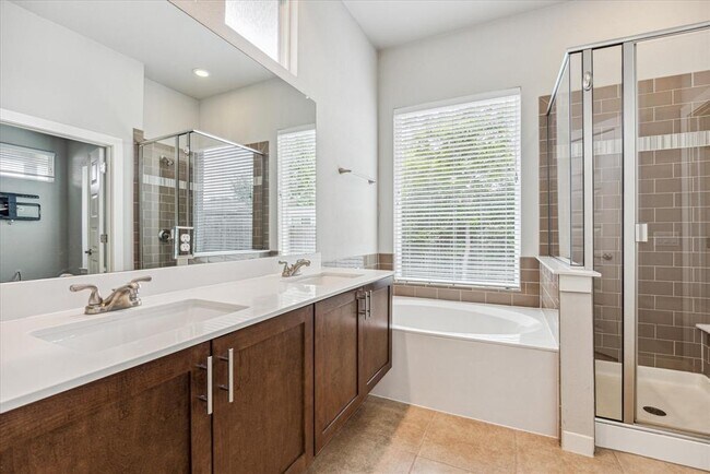Building Photo - 5412 Gooding Dr