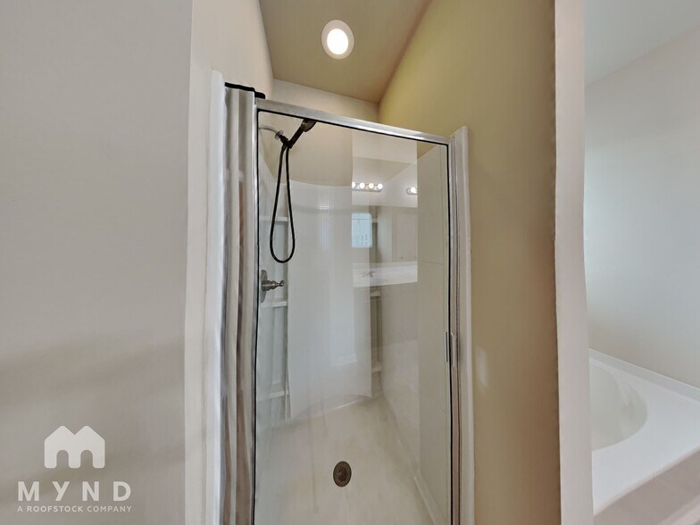 Building Photo - 116 Laurelcrest Ln