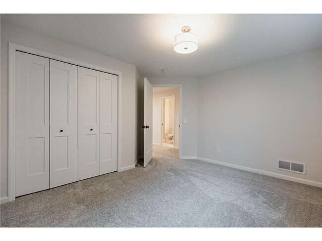 Building Photo - 10226 Arrowwood Path