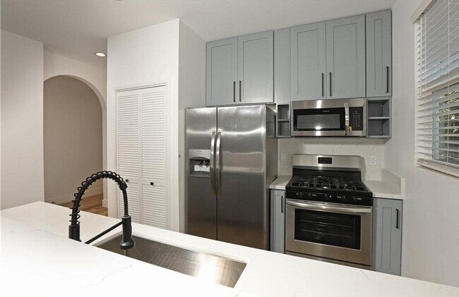 Building Photo - 4537 St Elmo Dr