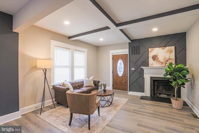 Building Photo - 3803 Cedardale Rd