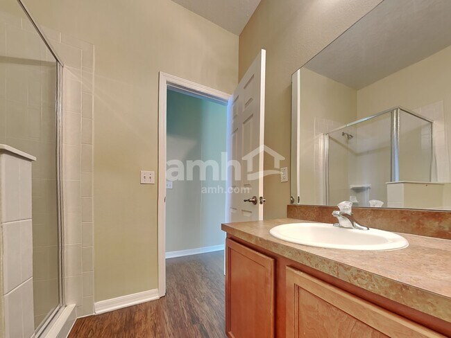 Building Photo - 1216 Maplebrook Dr