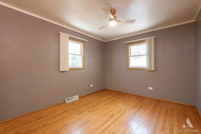 Building Photo - 9416 80th Ct