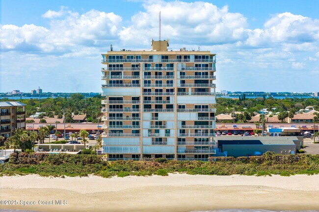 Building Photo - 877 N Hwy A1A