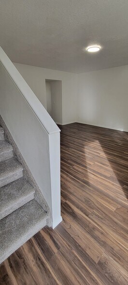 Building Photo - 545 W 600 N