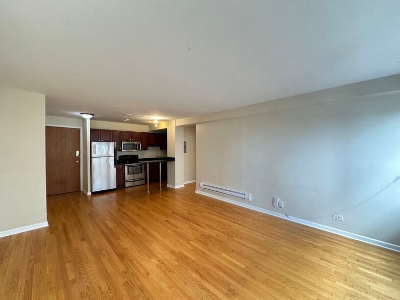 Building Photo - 4180 N Marine Dr